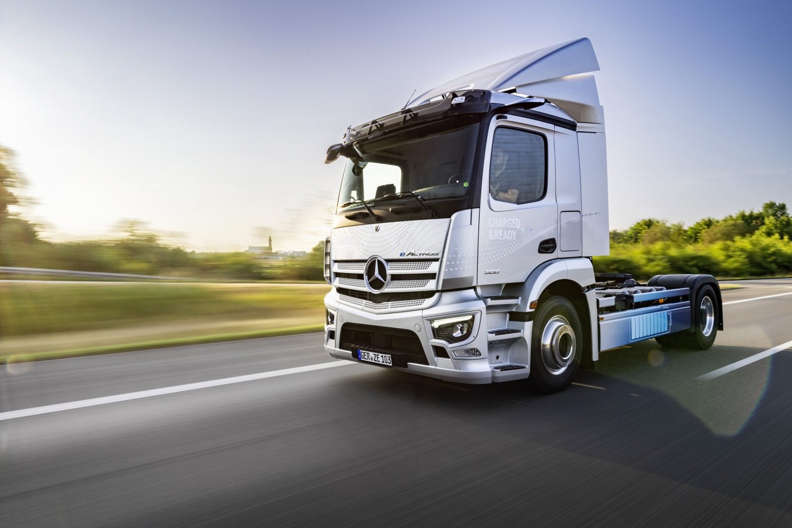 Mercedes-Benz eActros 300